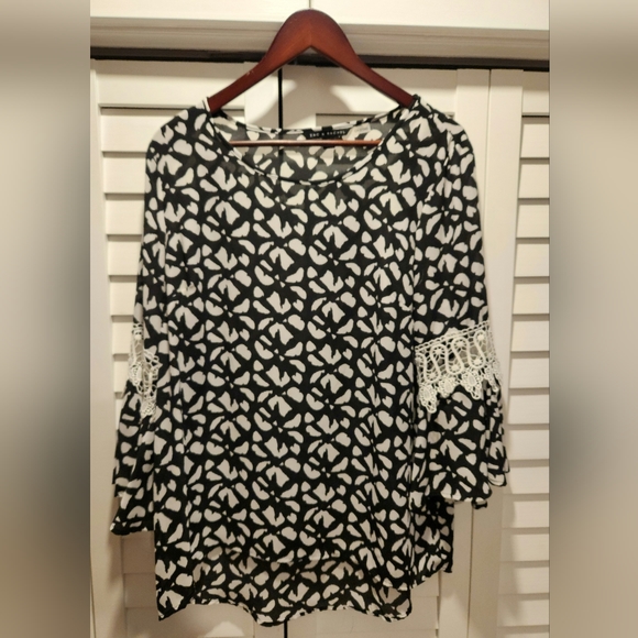 Zac&Rachel Black and white long sleeve top - Picture 1 of 4